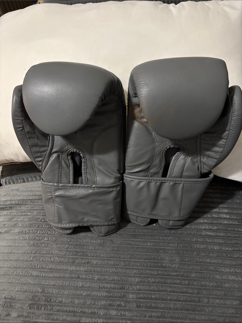 Gray Men's Boxing Gloves - Unbranded